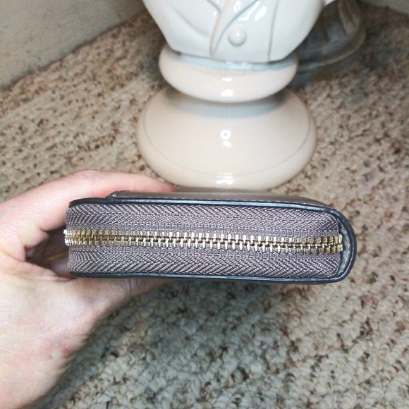 Kate Spade Taupish Lavender Large Continental Zip Around Leather Wallet - Picture 6 of 13